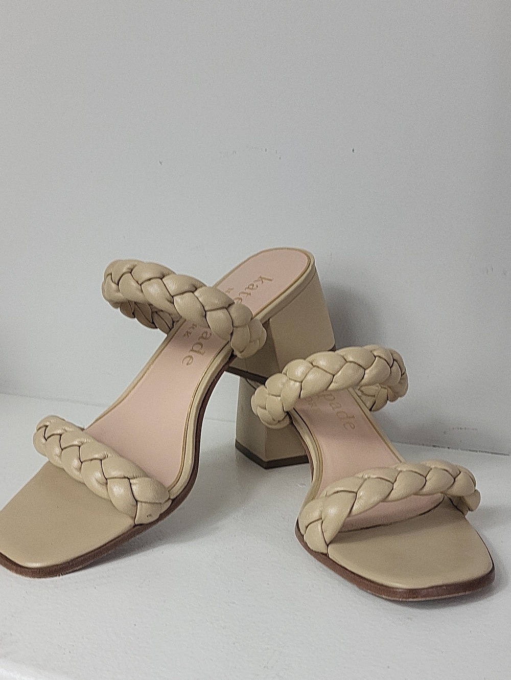 Kate Spade Juniper Braided Strap Block Heel Leather Sandals - Beige. Size 9,5‎